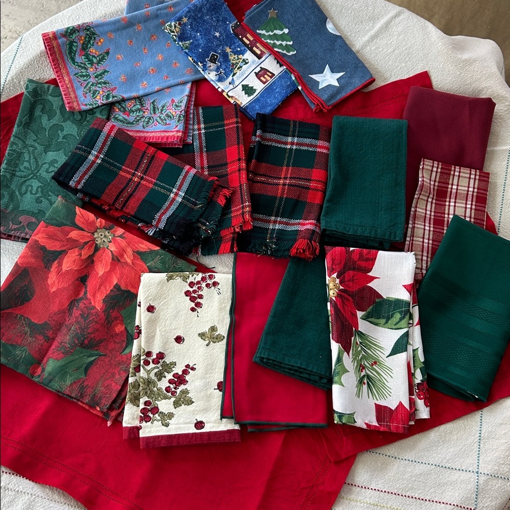 26 Christmas Cloth Napkins (Assorted) + 3 Williams Sonoma Red Linen Placemats